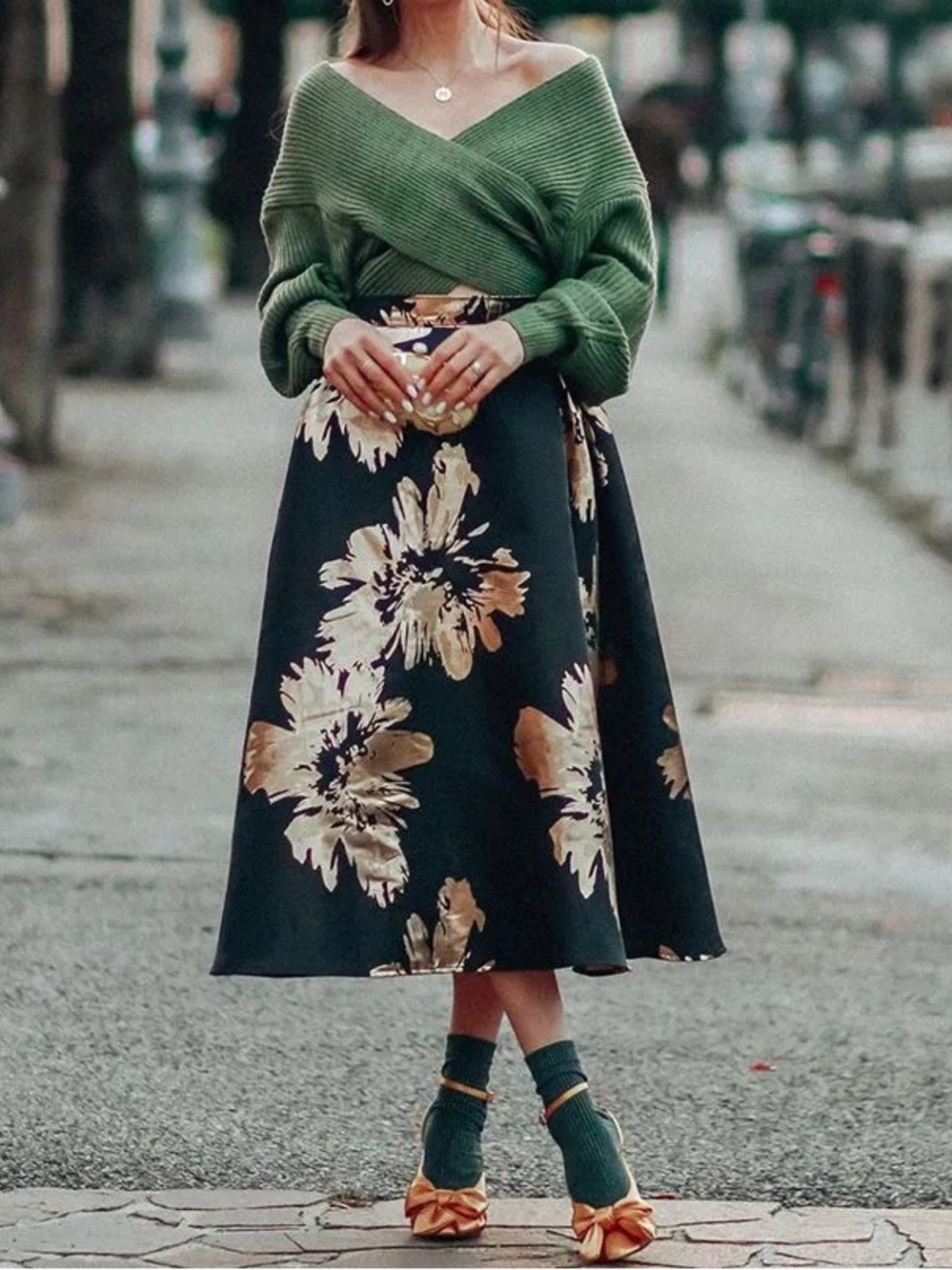 Chicwish Golden Blossom Floral Jacquard A-line Midi Flared Pleated Skirt M